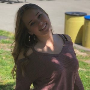 Meet your Posher, Maya